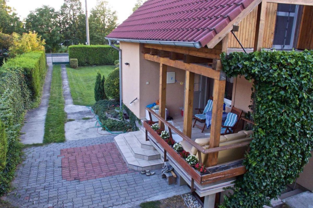 Cottage near Slovakiaring - Housity