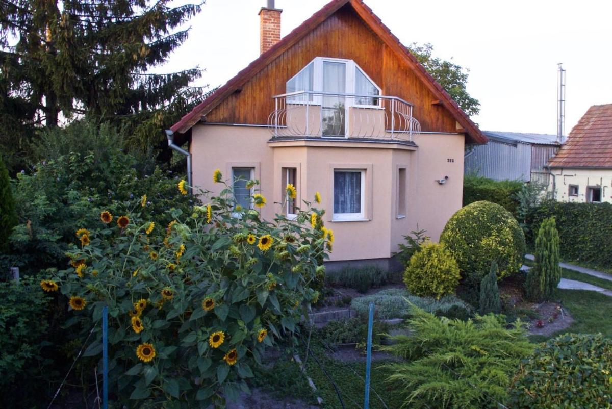 Cottage near Slovakiaring - Housity