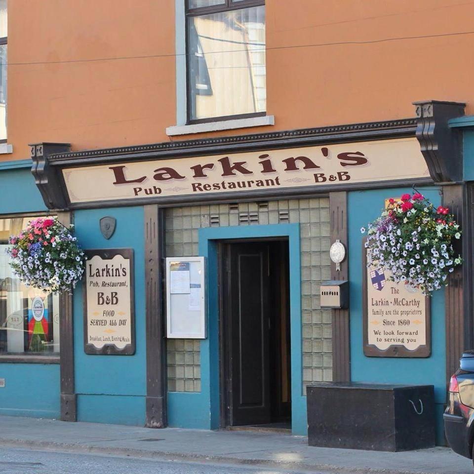 Larkin's Pub, Restaurant, and B&B - Housity