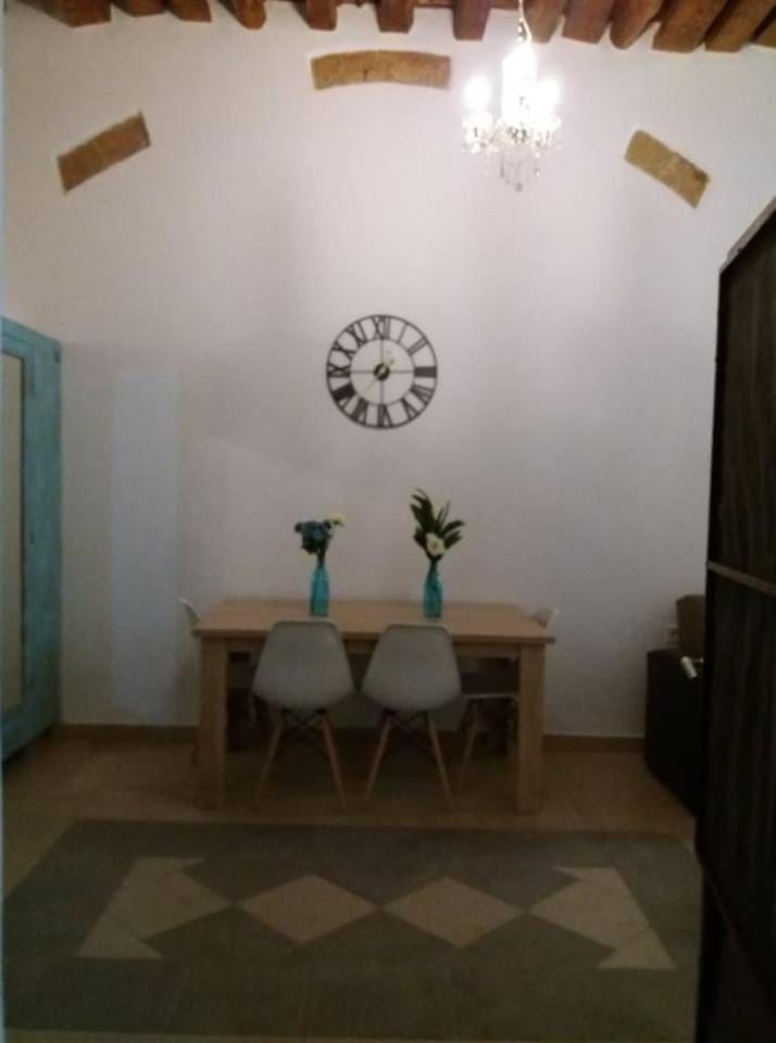 Anna's Traditional House - Housity