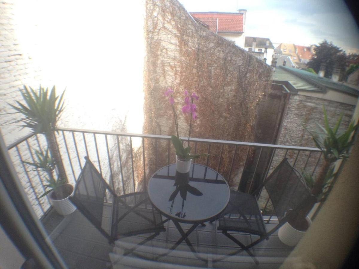 Studio flambant neuf, calme & balcon - Housity