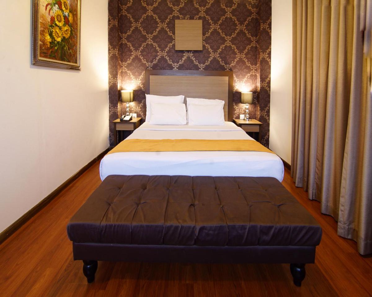 Royal Hotel Bogor - Housity