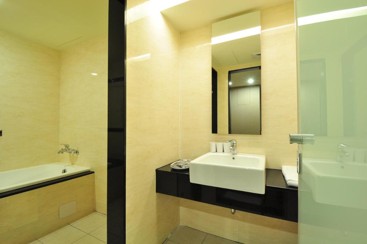 Goodness Plaza Hotel - Housity