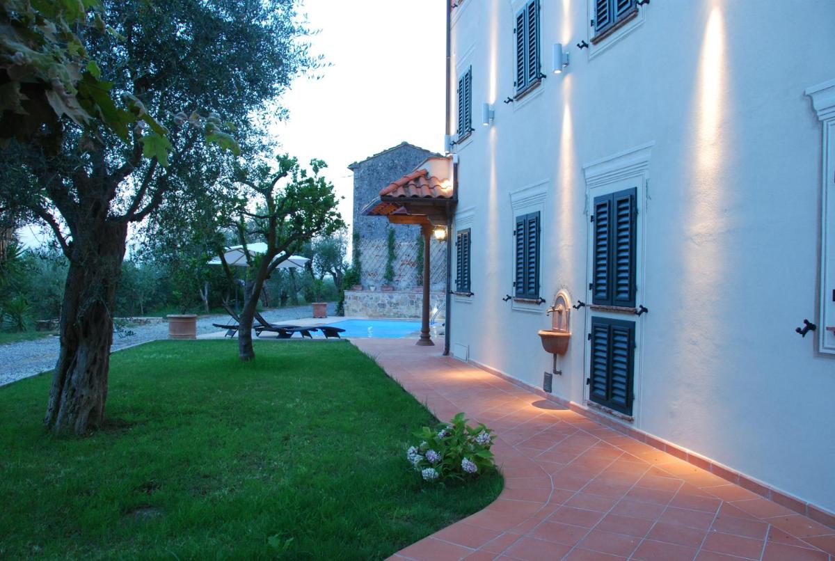 Suitetrails - La Libellula- appartamento con piscina sulle colline della Versilia a due passi da Pisa, Lucca e Forte dei Marmi