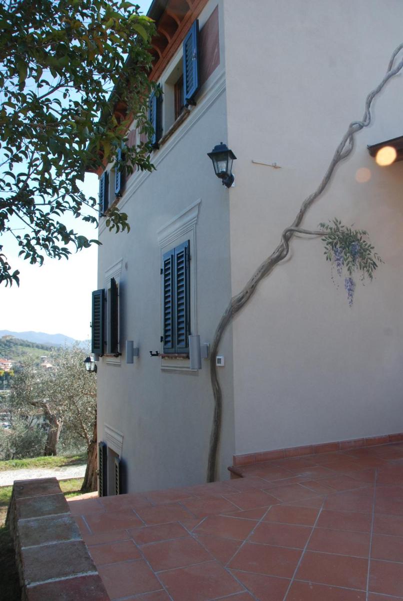 Suitetrails - La Libellula- appartamento con piscina sulle colline della Versilia a due passi da Pisa, Lucca e Forte dei Marmi