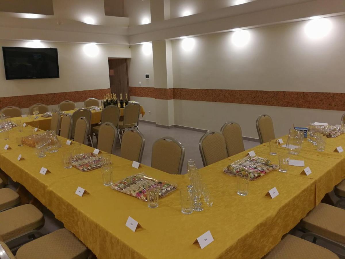 Viešbutis Kelyje - Housity