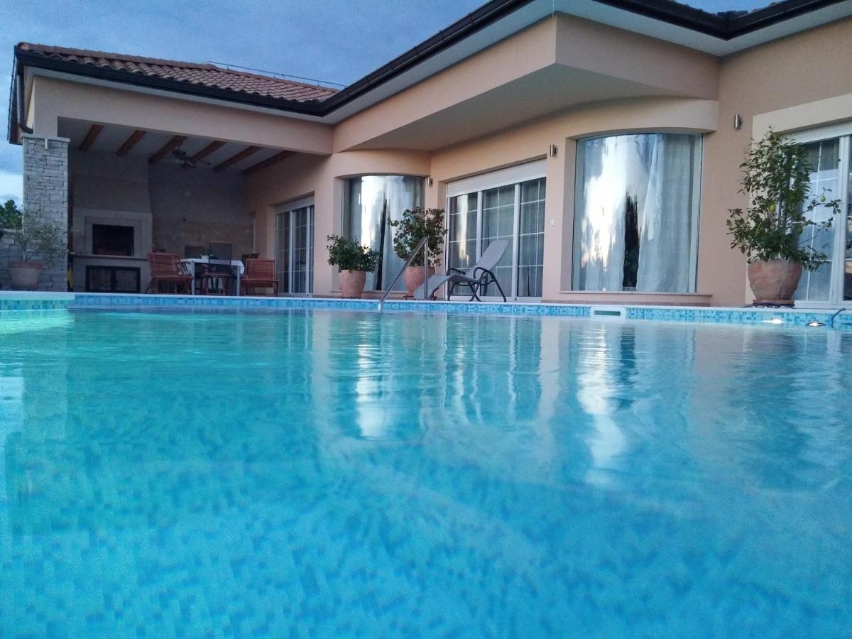 Villa Vacanza - Housity