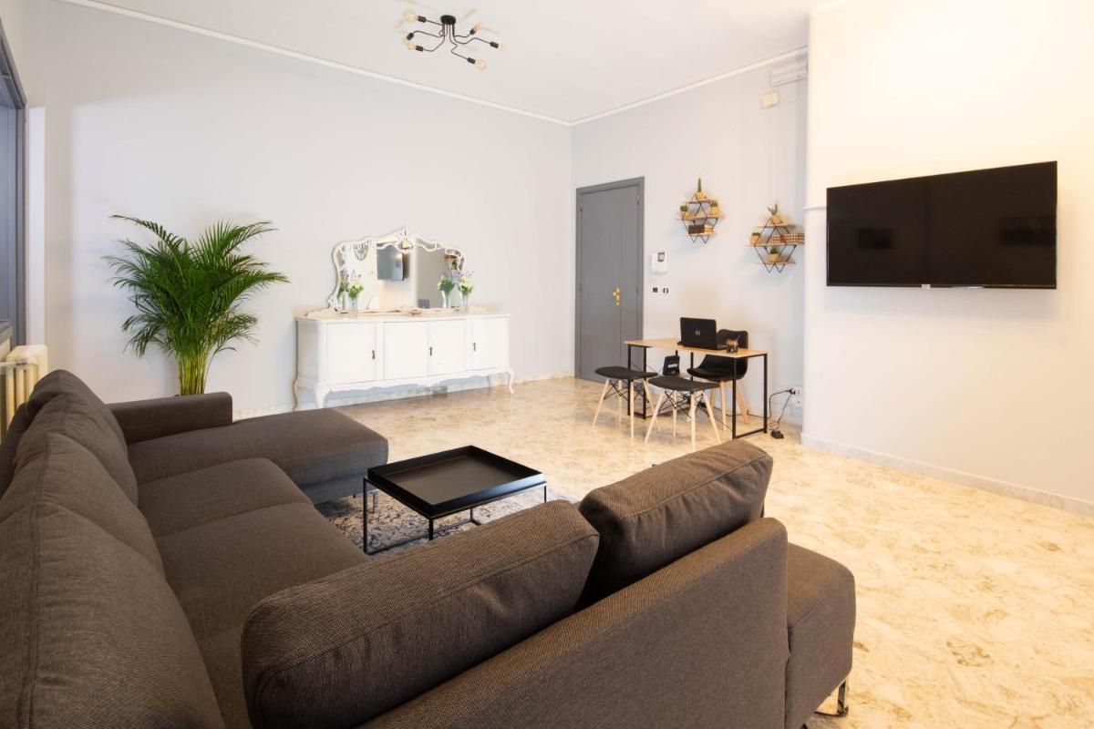 Rudiae Boutique - Housity