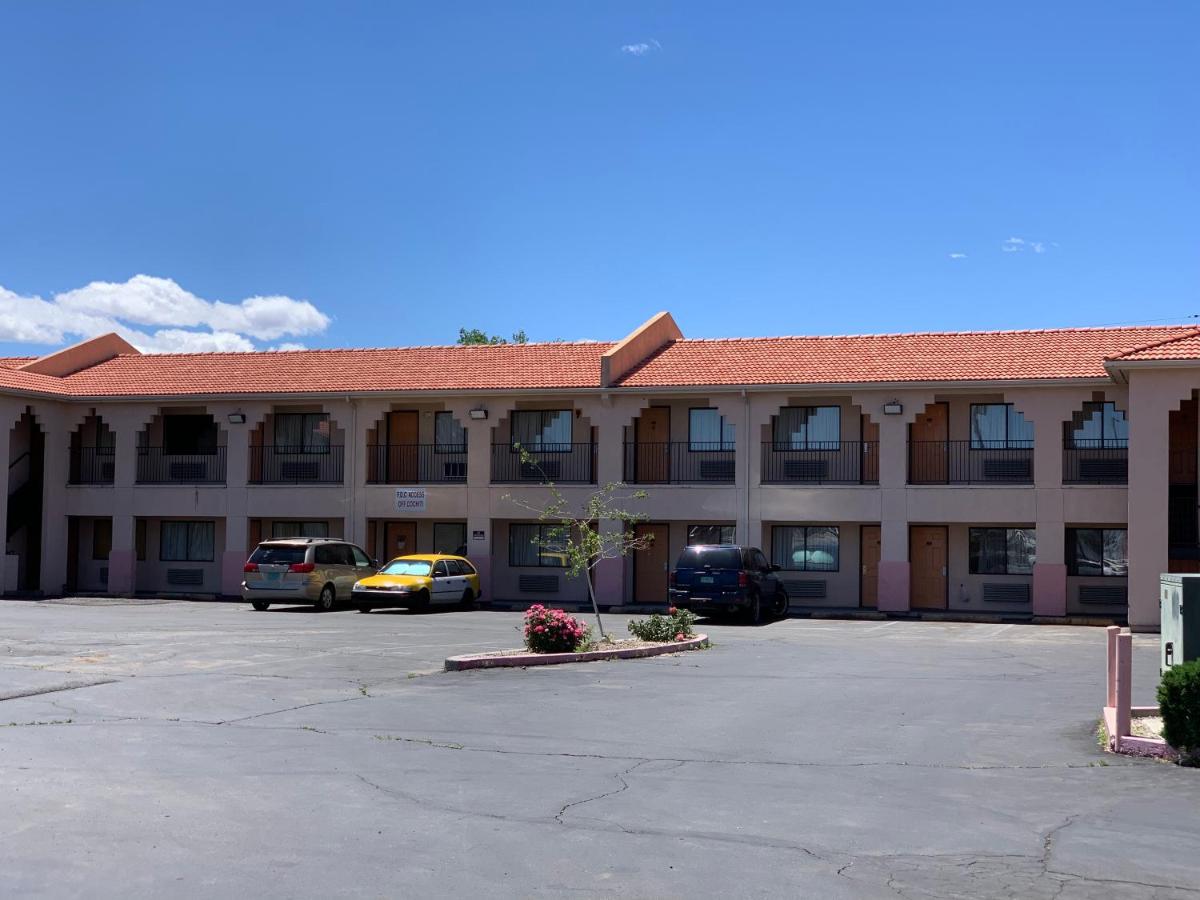 Luxury Inn - Housity