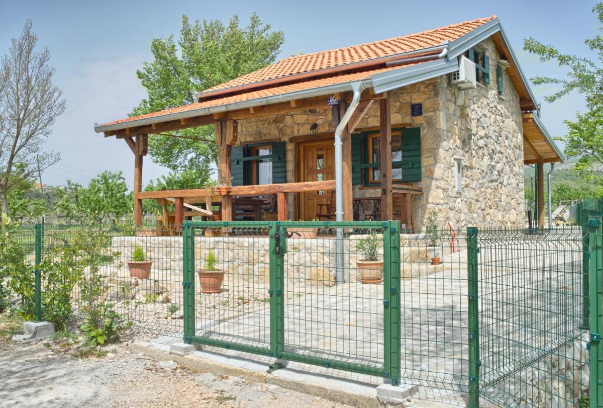 STONE HOUSE VLASTA - Housity