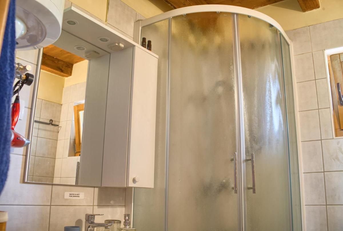 STONE HOUSE VLASTA - Housity