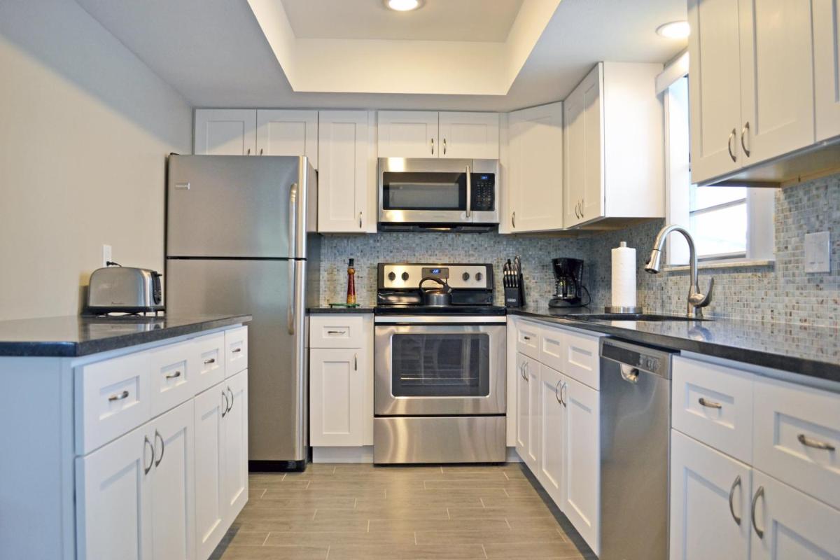Crescent Beach 1015 #4 - Housity