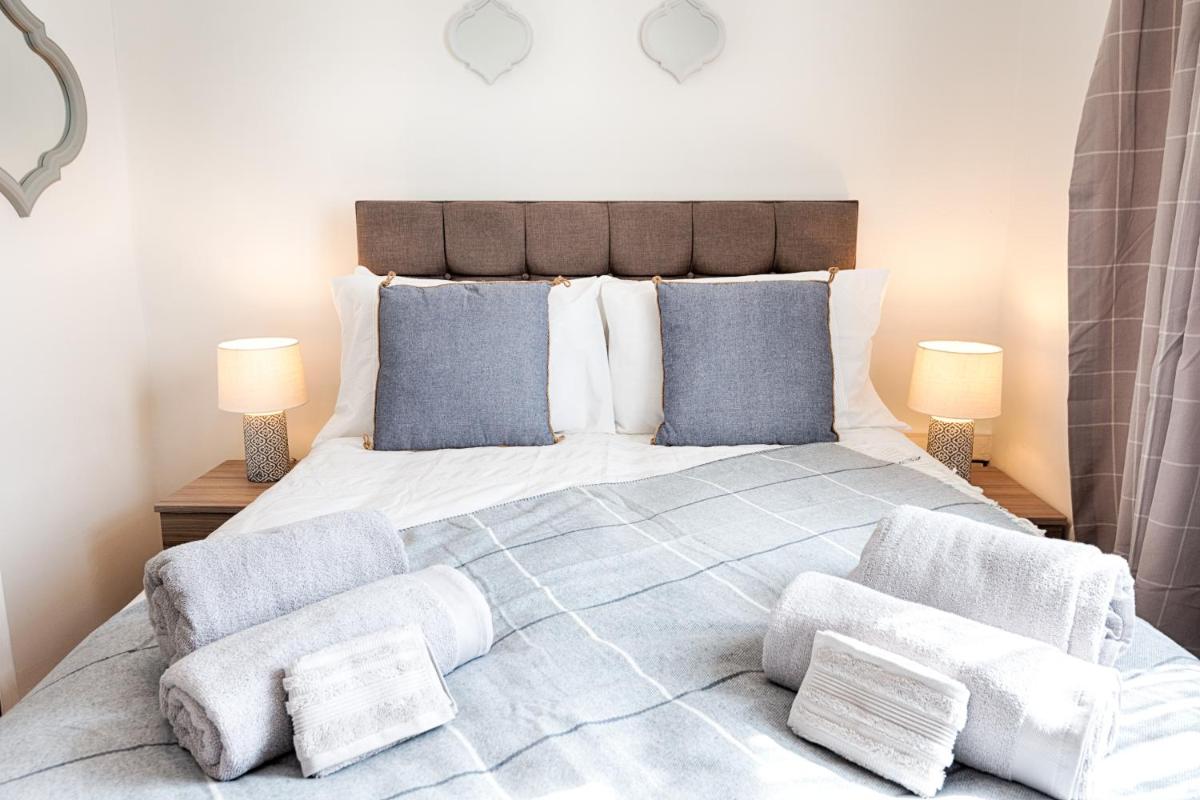 Generous House near The Liberty Stadium - Housity