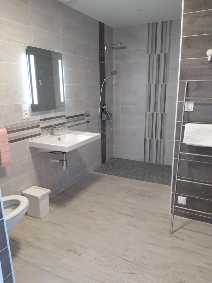 Chez les J-FOLAIS -Les Epesses - 3 kms Puy duFou - Housity