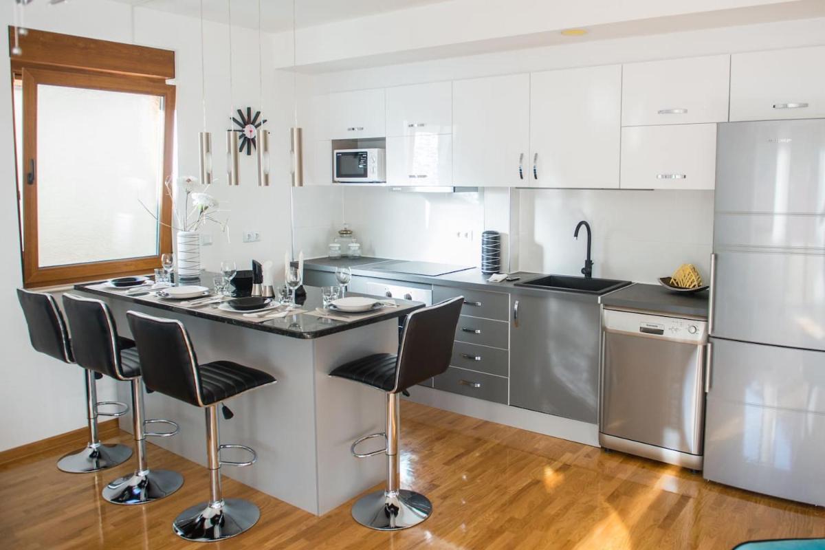 Deluxe Apartment Tara - Housity