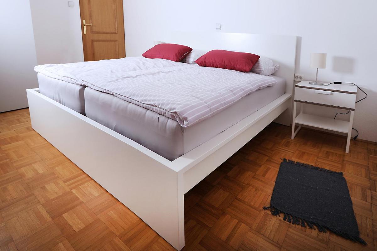 Apartma Dolinar - Housity