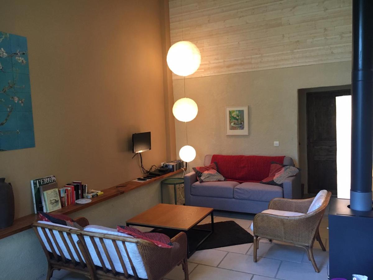 Sous le Tilleul - Housity