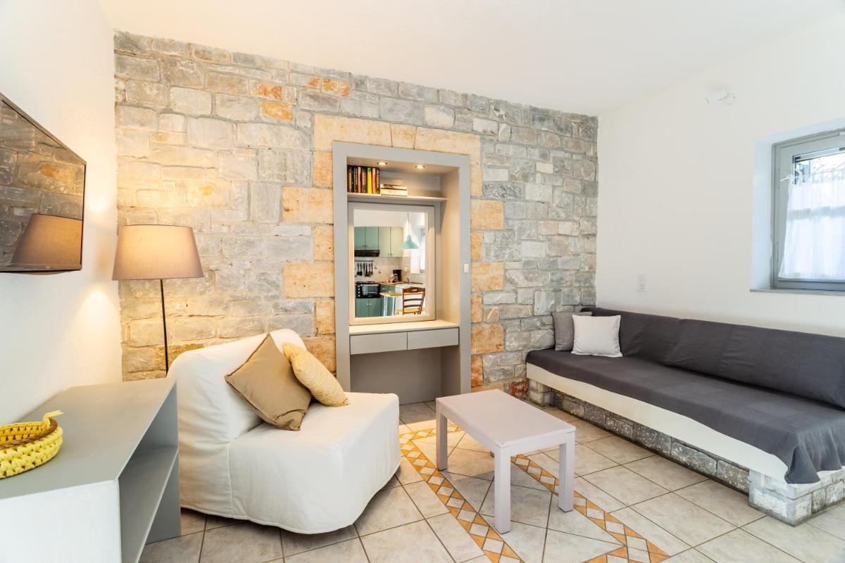 Electra Houses - Housity