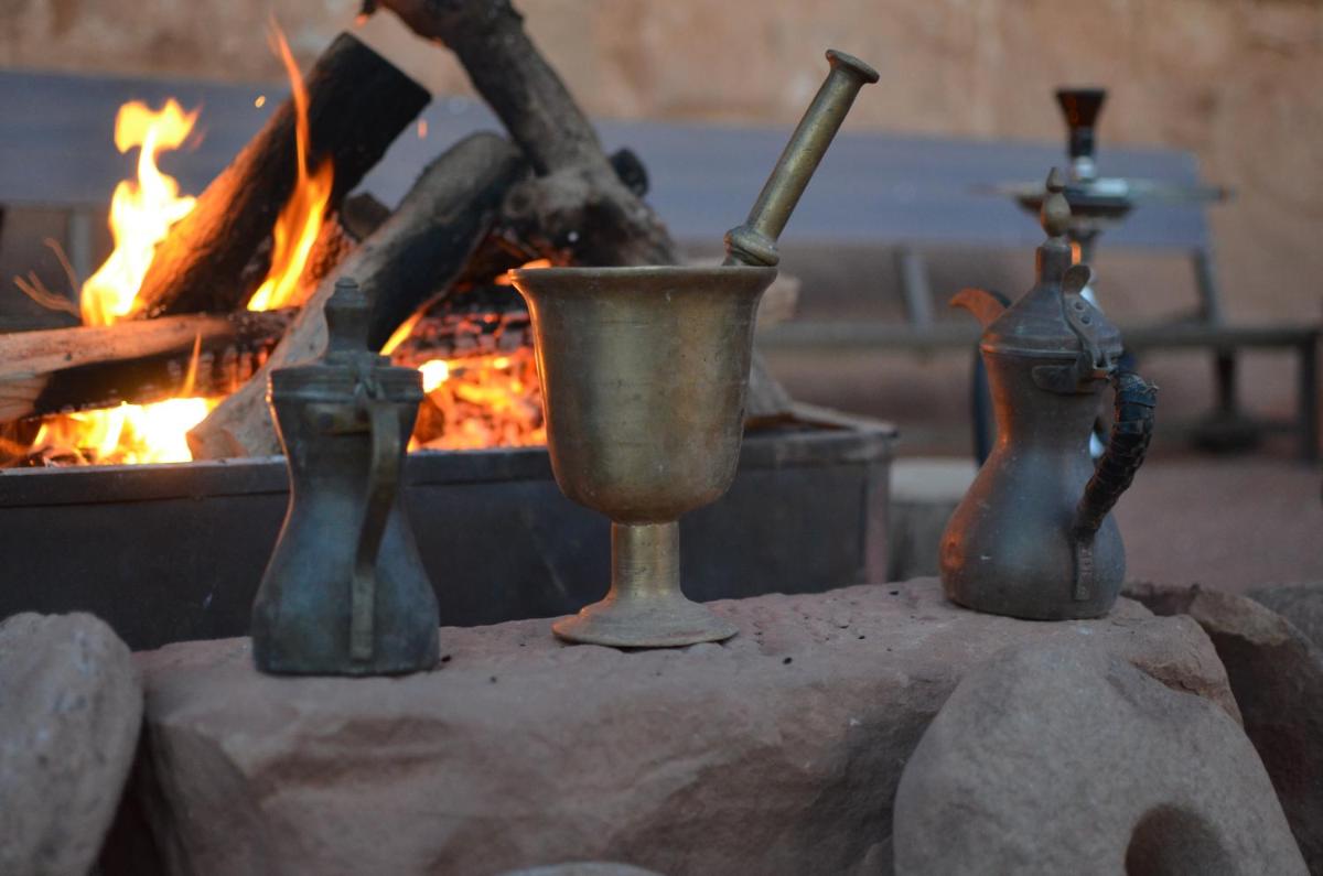 Wadi Rum Camp & Jeep Tour - Housity