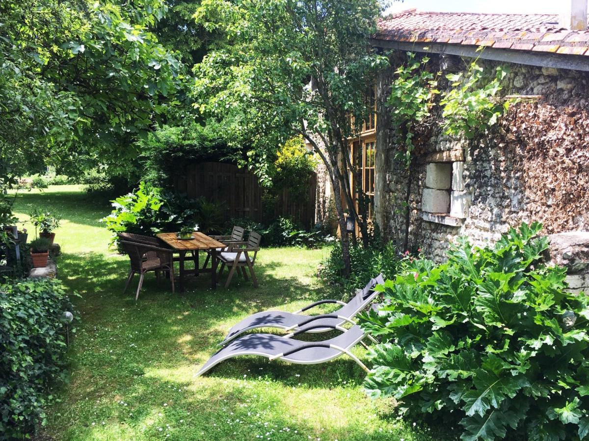 Sous le Tilleul - Housity