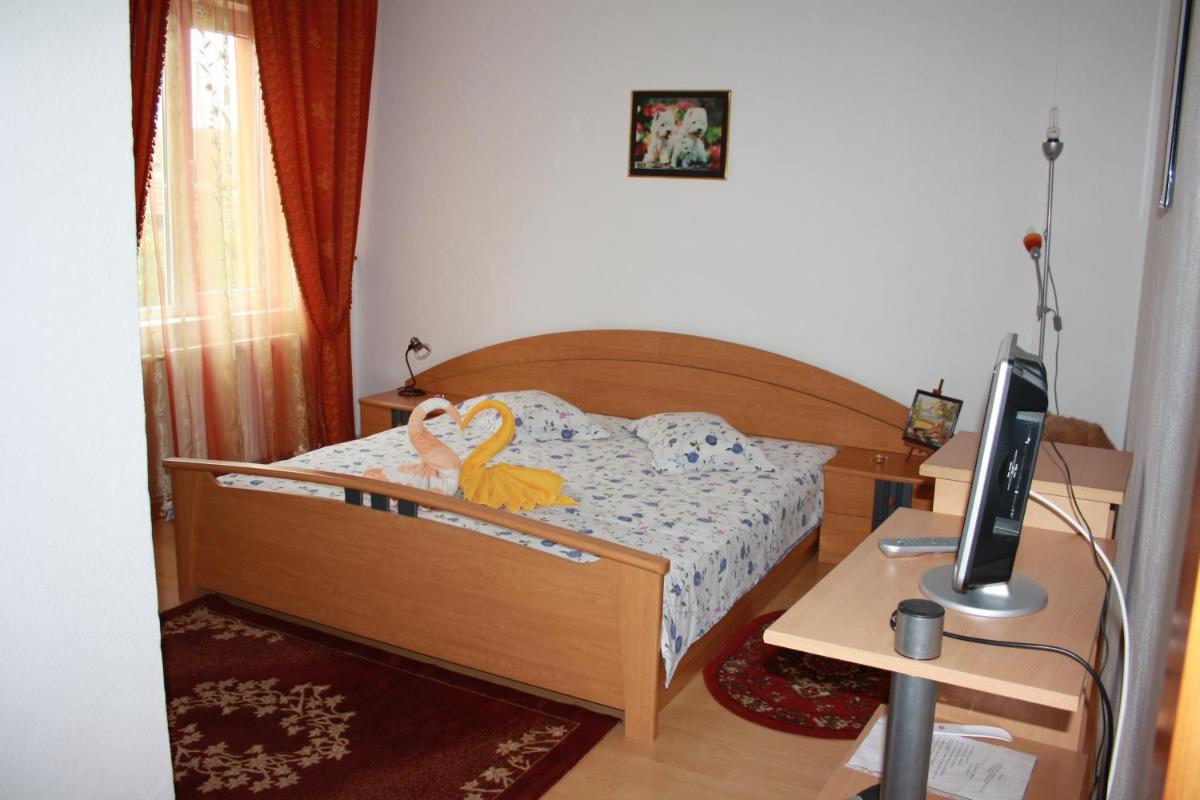 Pensiunea Claudiu - Housity
