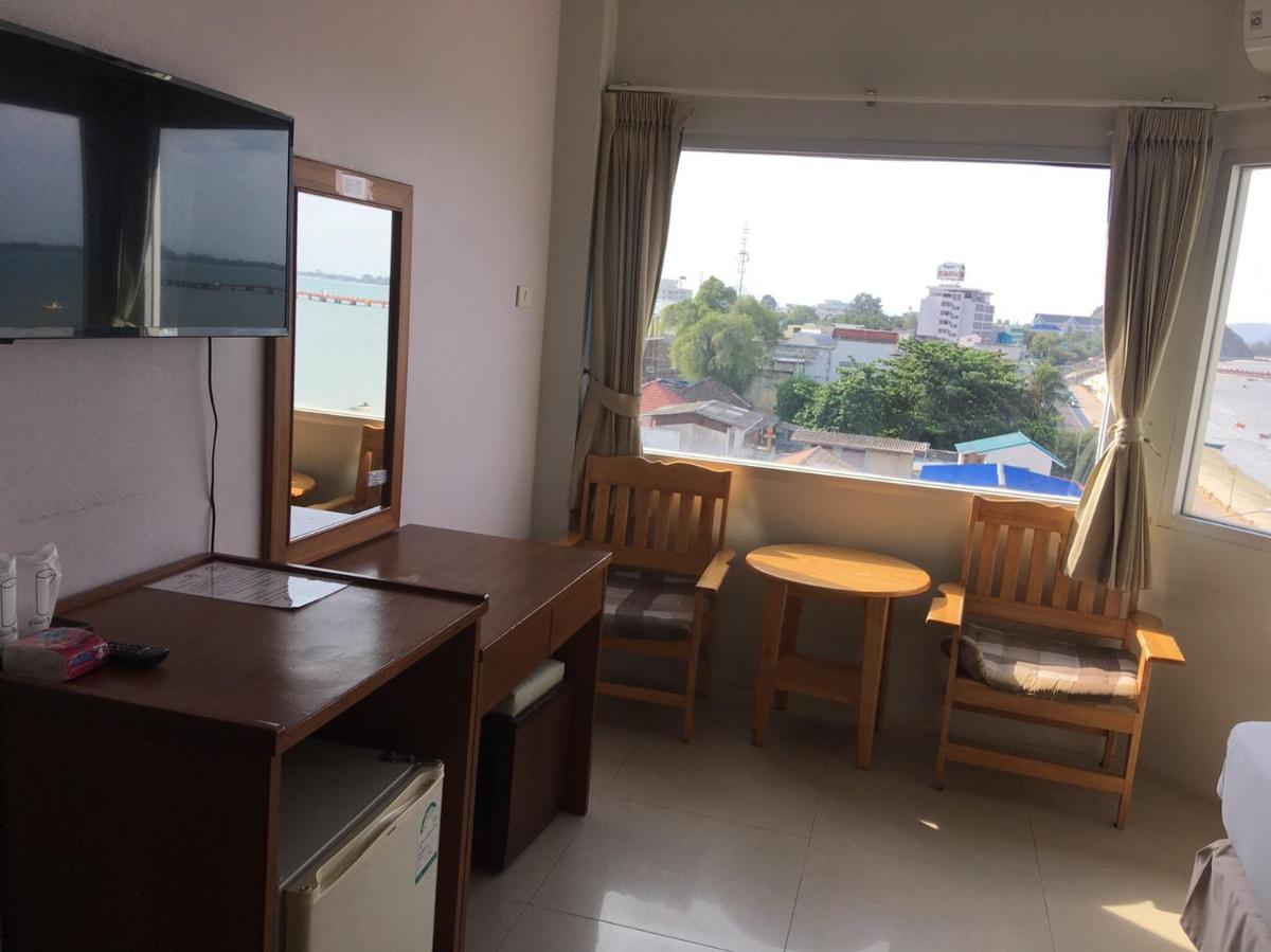 Prachuap Beach Hotel - Housity