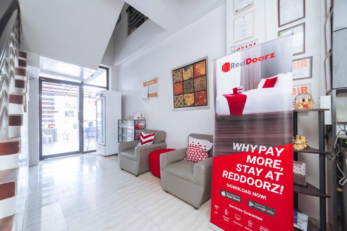 RedDoorz near G Mall Bajada - Housity