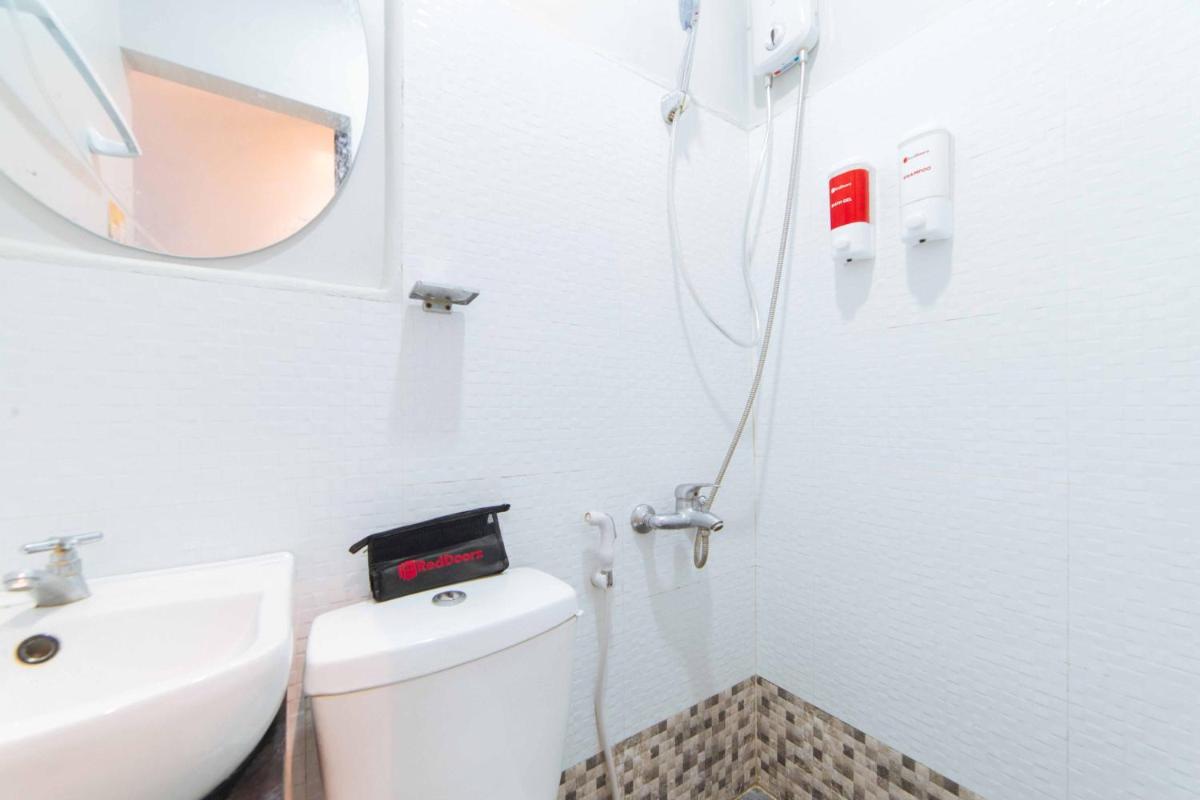 RedDoorz near G Mall Bajada - Hizvo