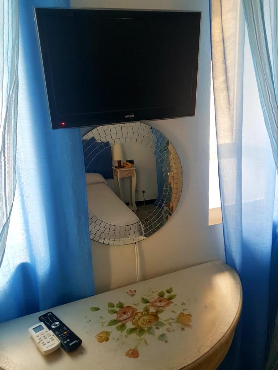 Hotel La Vela-Castello Il Rifugio - Housity