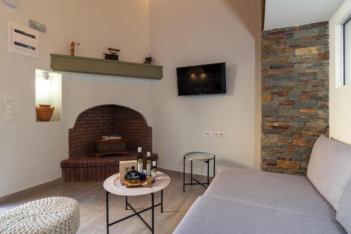 Casa Kariki - Traditional House in Psinthos - Housity
