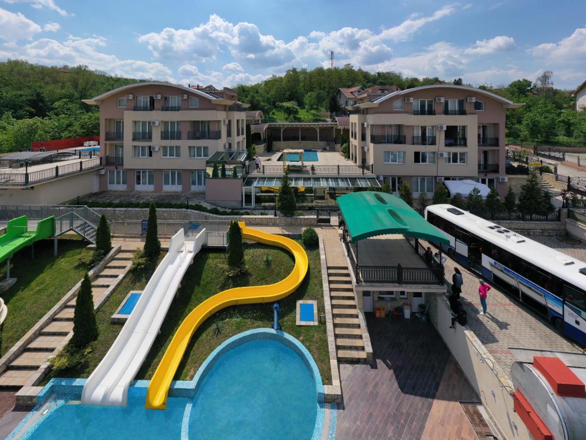 Sunny Hill Apartments & Aqua Park - Housity
