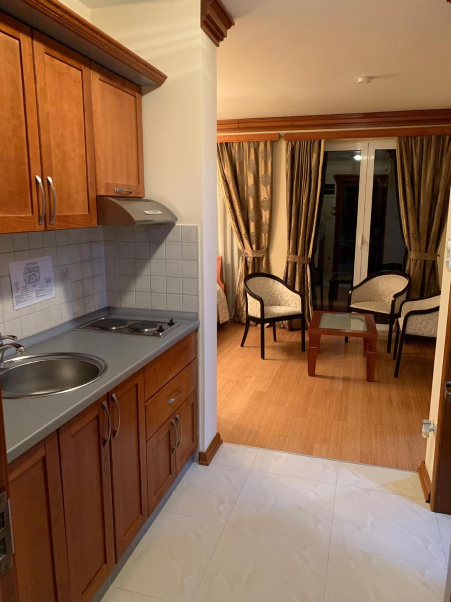 Sunny Hill Apartments & Aqua Park - Housity