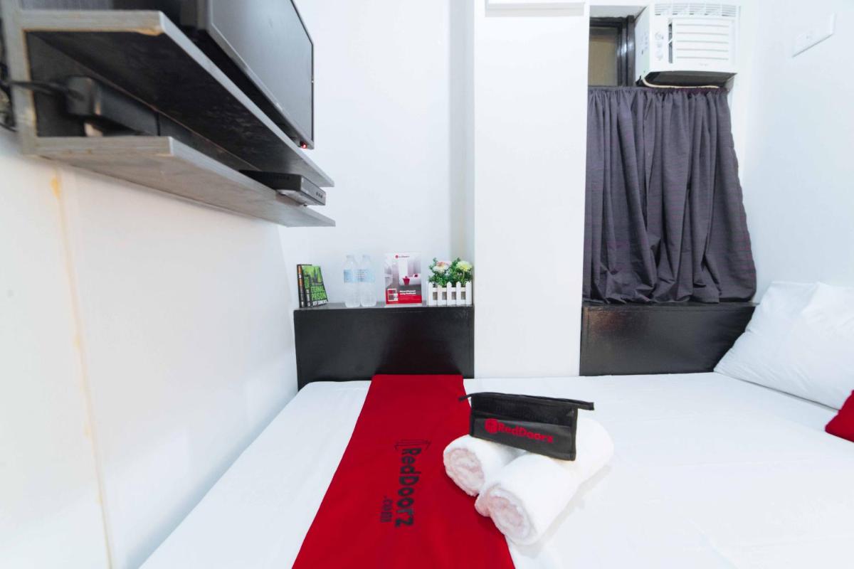 RedDoorz near G Mall Bajada - Hizvo