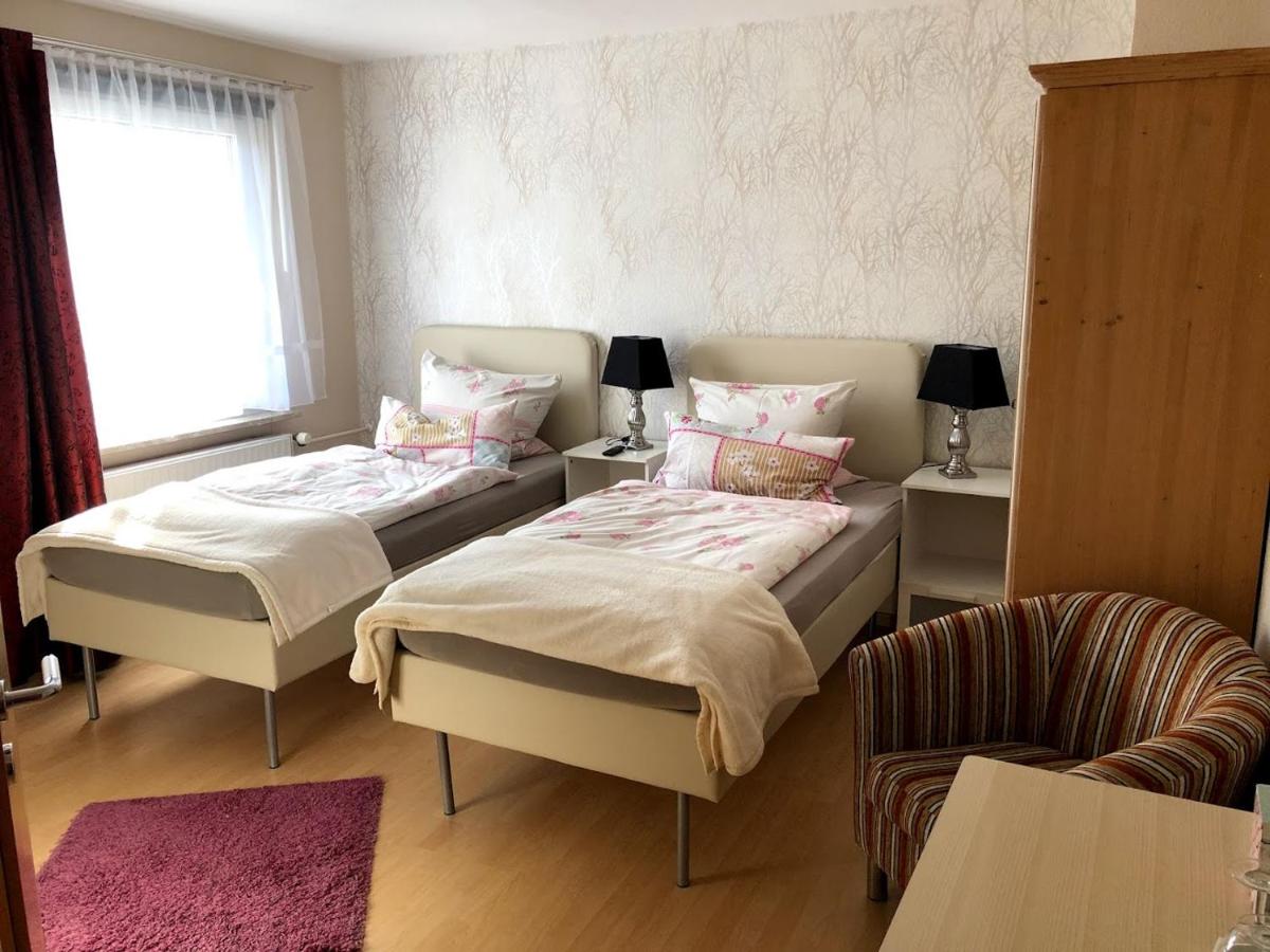 Hotel garni Zum Adenauer Forst - Housity