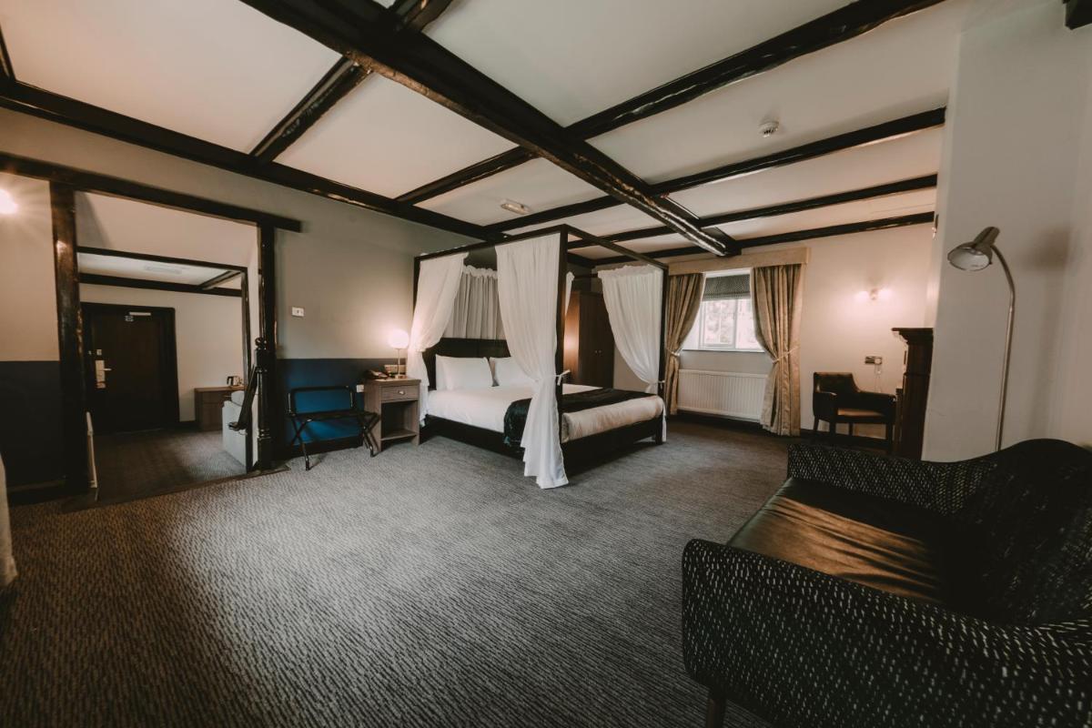 Cwrt Bleddyn Hotel & Spa - Housity