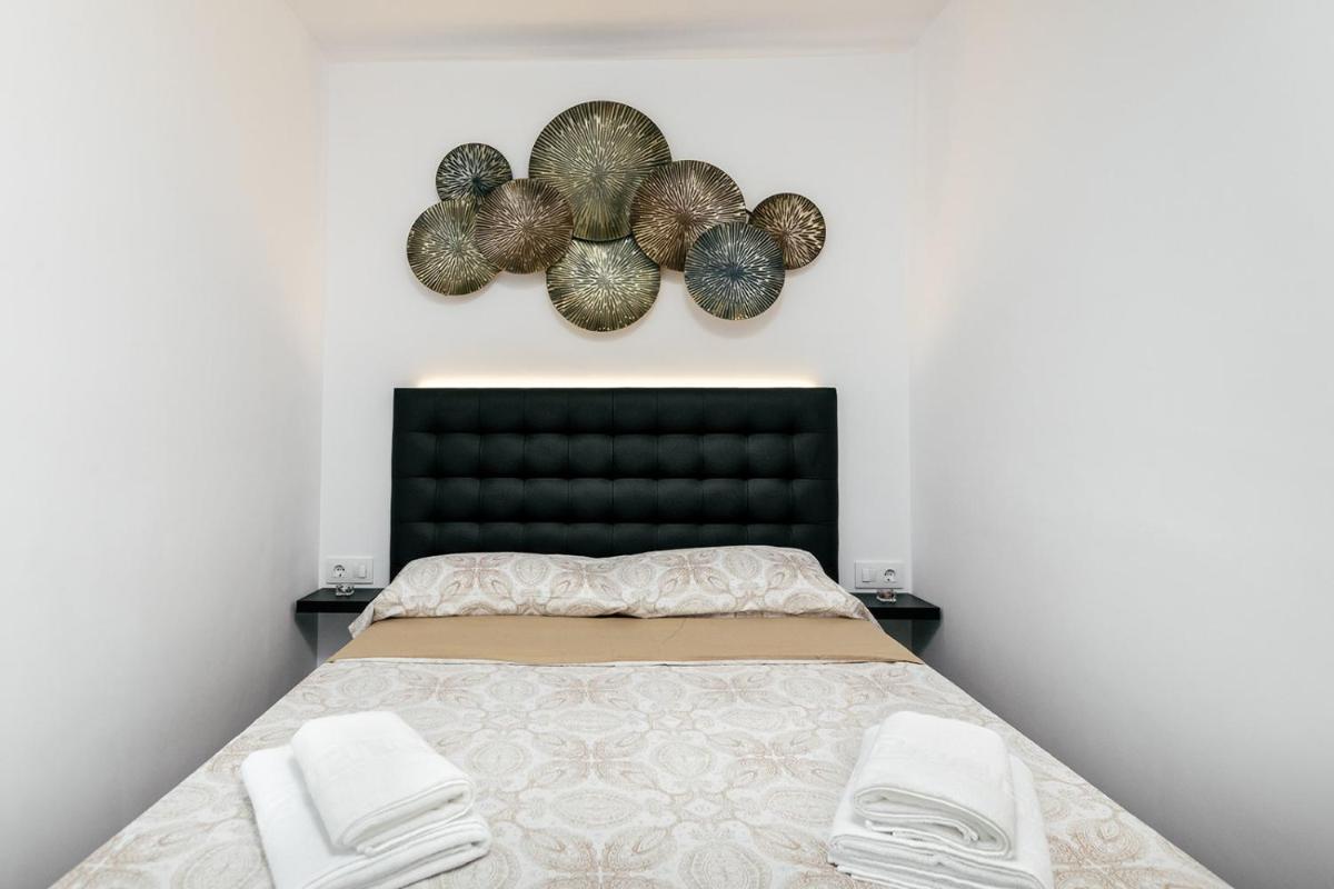 Empuria Beach D-Luxe - Housity