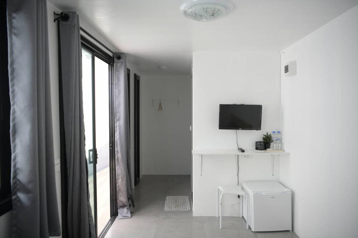 POSH 39 - Housity