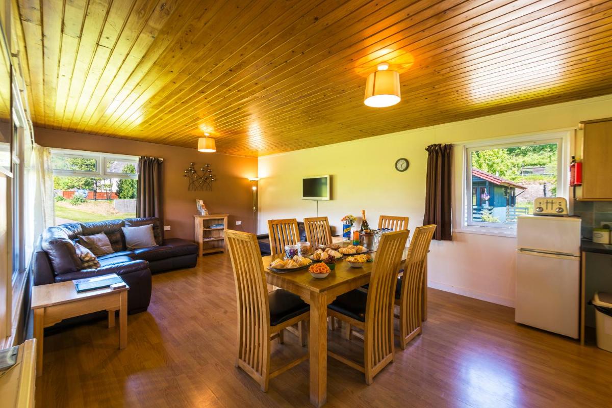 Logierait Pine Lodges - Housity