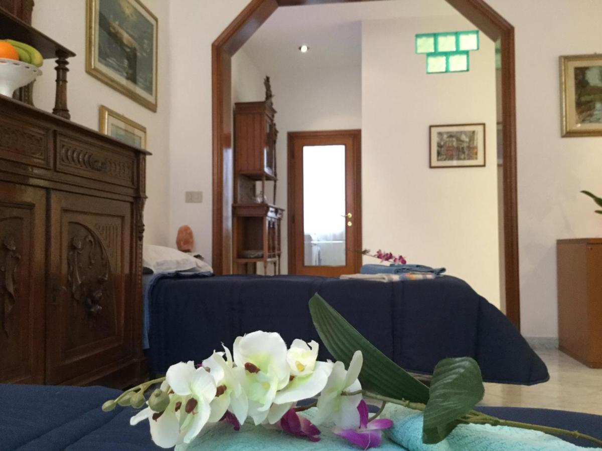 Anne Marie Sweet Home - Housity