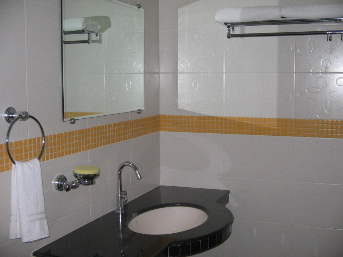 Kuber Inn - Housity