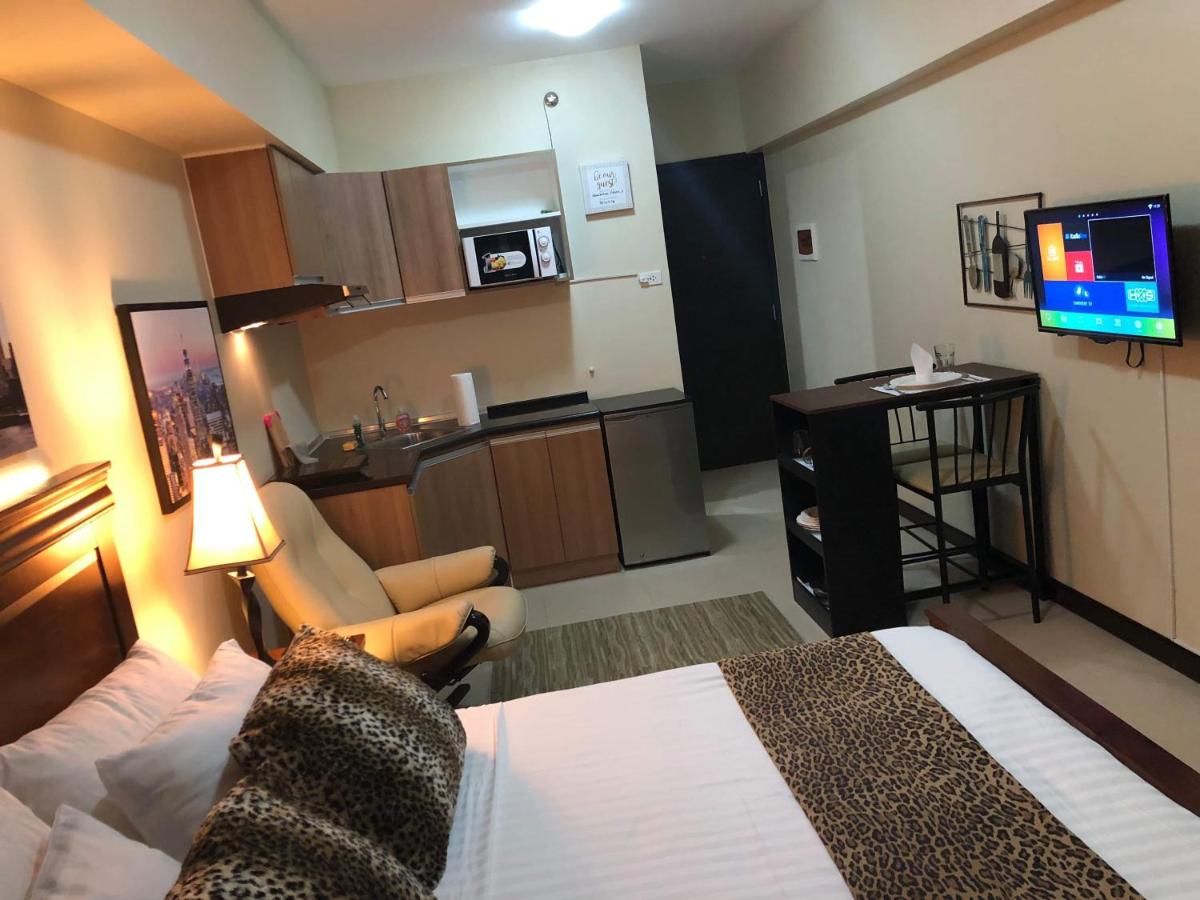 Suitetrails - 300Mbps Wi-Fi Avida Riala Studio2 27th Floor