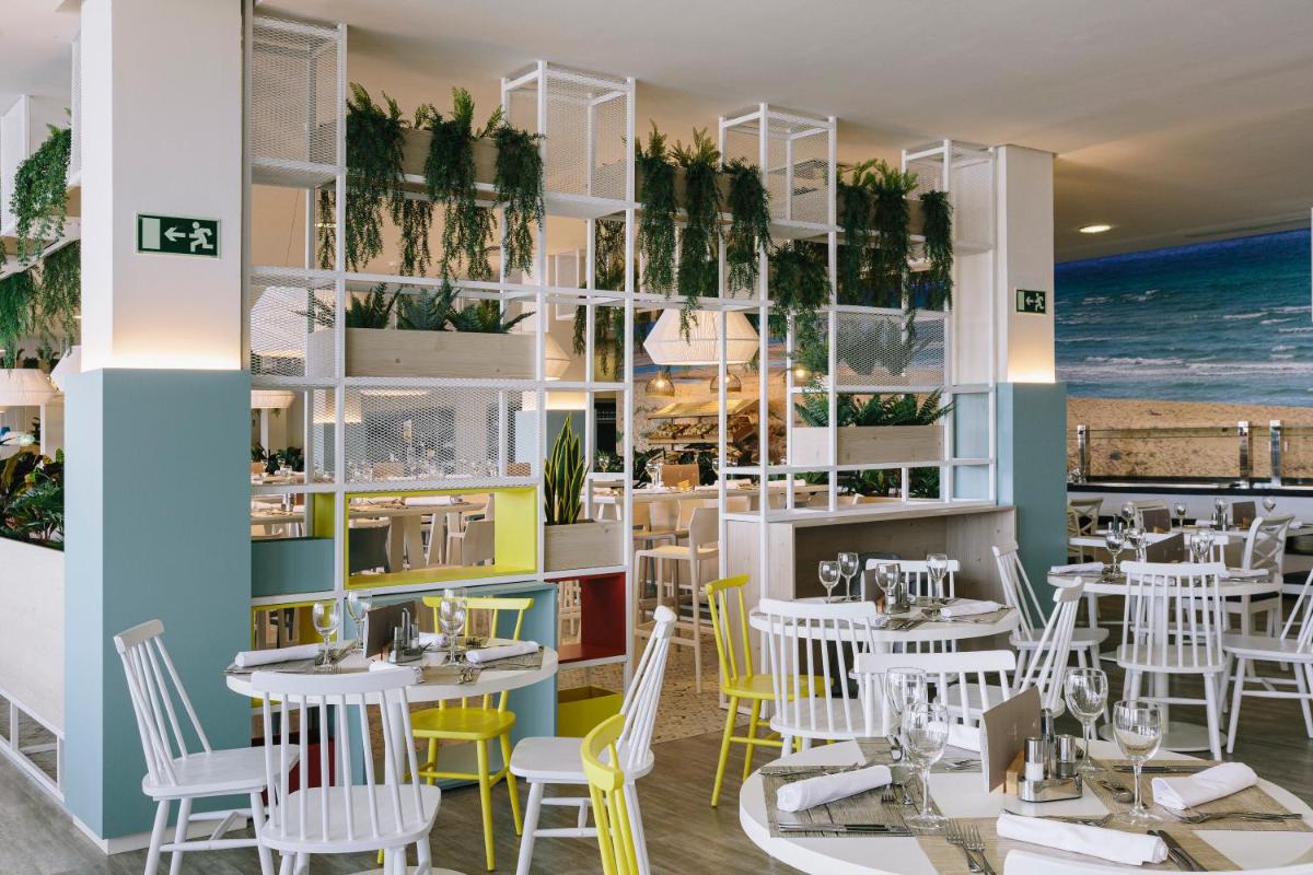 Un restaurante o sitio para comer en Alua Village Fuerteventura - All Inclusive