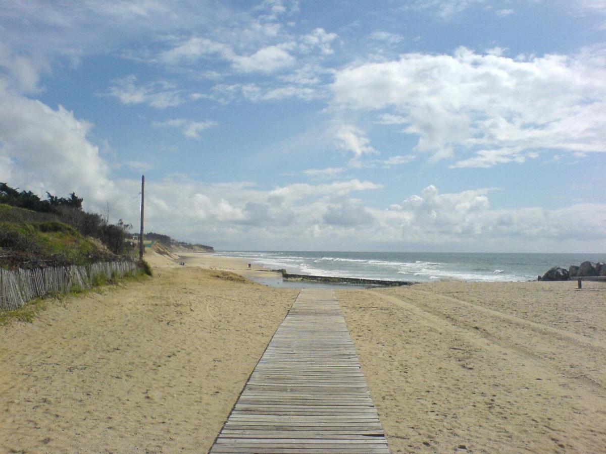 House on Atlantic Ocean on Sand Dune overlooking Beach and Ocean - Housity