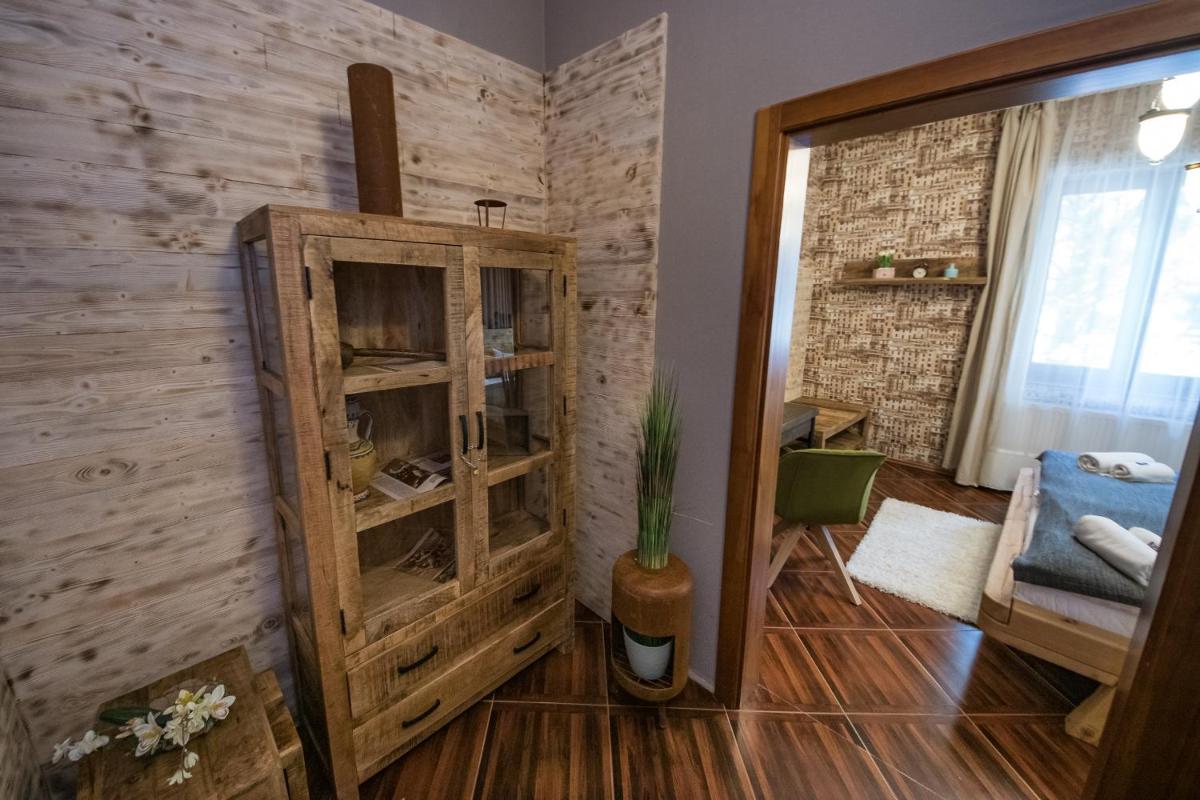 Platan Garden Rooms & Restaurant - Housity