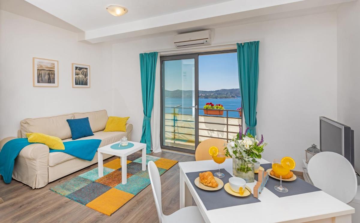Apartmani D & J - Housity