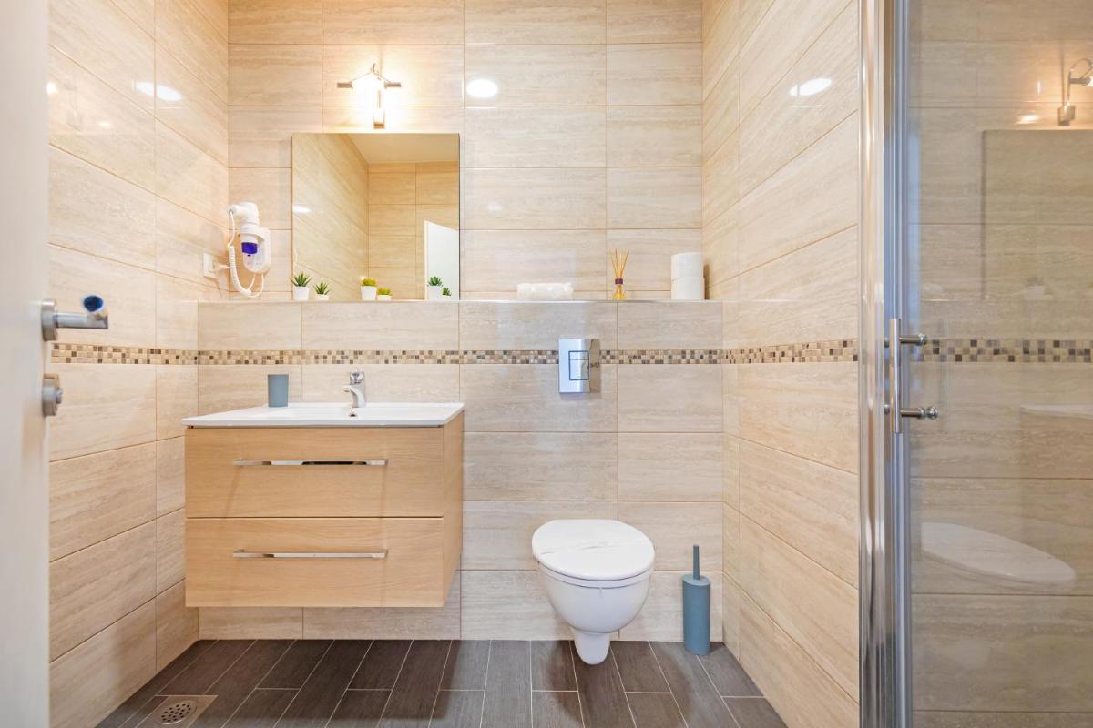 Apartmani D & J - Housity