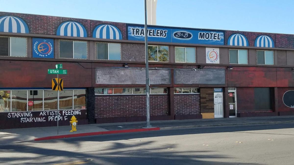 Travelers Bed &amp; Breakfast Hostel - Housity
