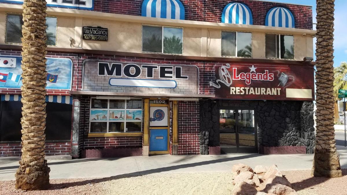 Travelers Bed & Breakfast Hostel - Housity