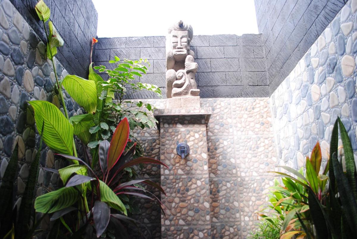 Tiara Homestay Pemuteran Bali - Housity