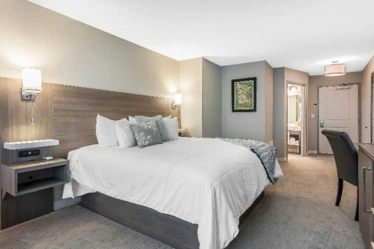 Lakes Inn at Dunvilla - Housity